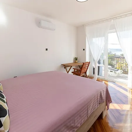 Dora * Crikvenica